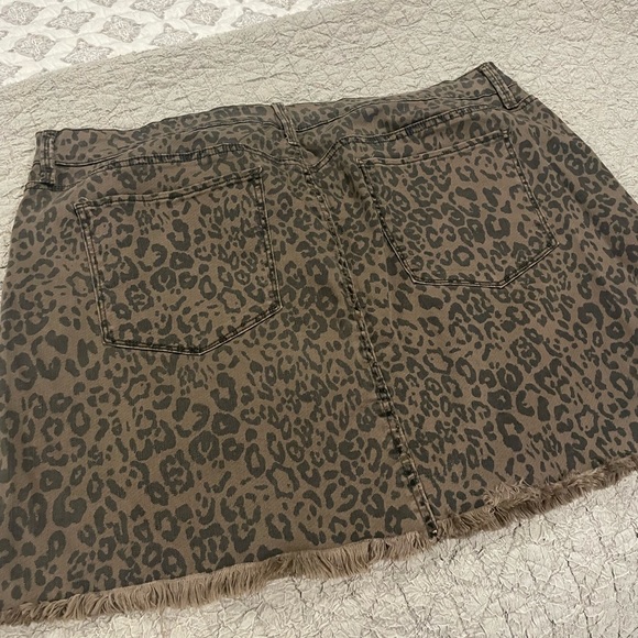 Party like an Animal… cute skirt - Picture 2 of 5